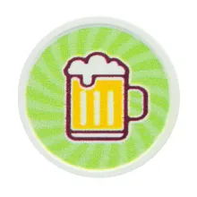 Gettone in plastica bianca in stock stampato con bicchiere di birra